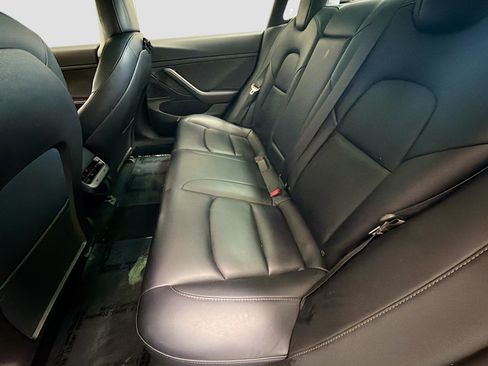 Used 2020 Tesla Model 3 Standard Range Plus RWD image 10