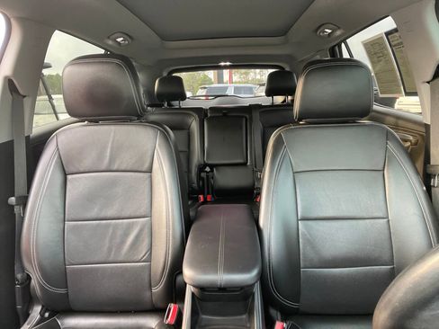 Used 2022 GMC Terrain SLT w/ Infotainment Package II image 30