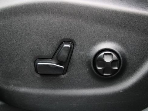 Used 2019 Jeep Cherokee Limited w/ Technology Group image 23