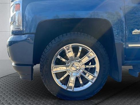 Used 2018 Chevrolet Silverado 1500 High Country image 10