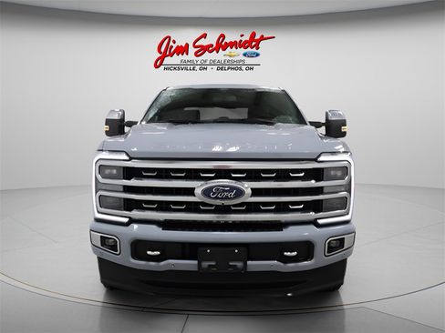 Used 2024 Ford F350 Platinum w/ FX4 Off-Road Package image 3