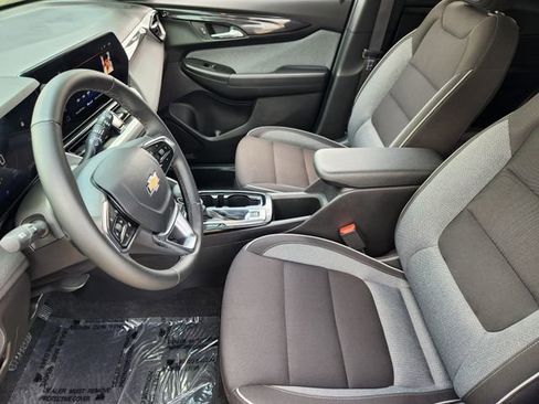 Used 2024 Chevrolet TrailBlazer LT w/ LT Cold Weather Package FWD image 5