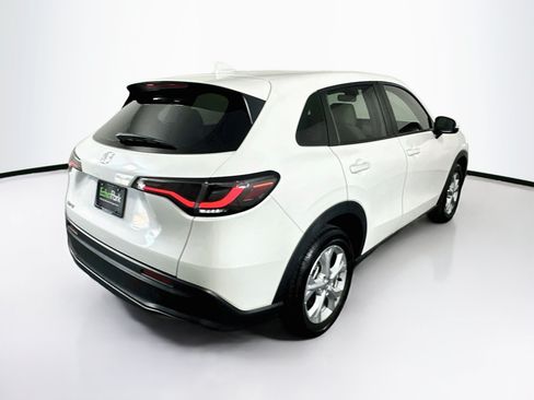 Used 2025 Honda HR-V LX image 9