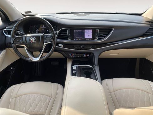 Used 2022 Buick Enclave Avenir w/ Avenir Technology Package AWD/4WD image 10