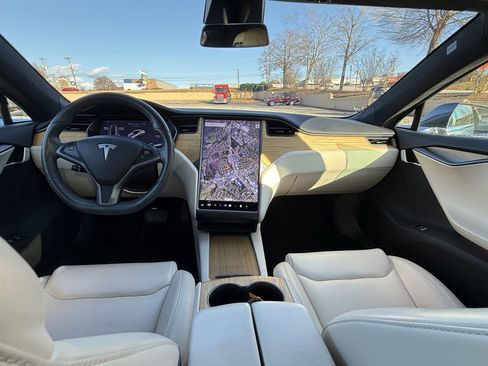 Used 2020 Tesla Model S Long Range Plus image 28
