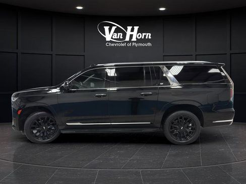 Used 2022 Cadillac Escalade ESV Premium Luxury AWD/4WD image 4