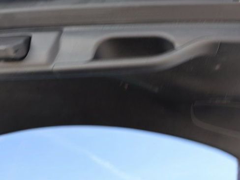 Used 2019 Jeep Cherokee Limited FWD image 20