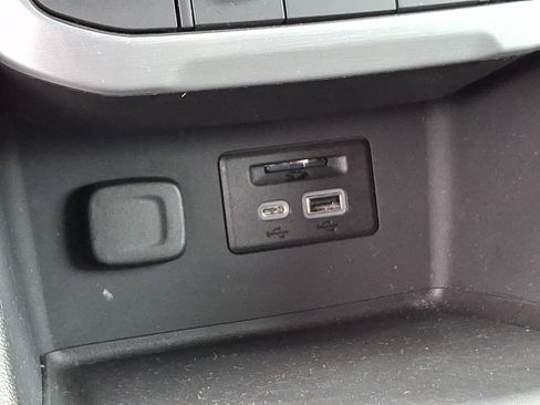 Certified 2023 GMC Acadia SLE w/ Driver Convenience Package image 26