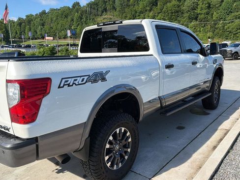 Used 2017 Nissan Titan PRO-4X AWD/4WD image 3