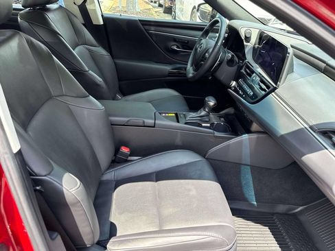 Used 2025 Lexus ES 350 w/ Premium Package FWD image 16