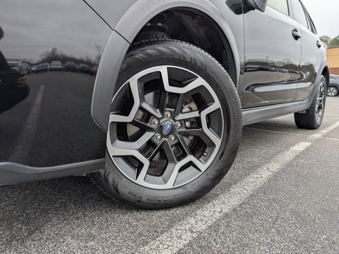 Used 2017 Subaru Crosstrek 2.0i Premium w/ Moonroof Package image 32