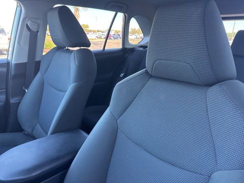 Used 2022 Toyota RAV4 LE image 11