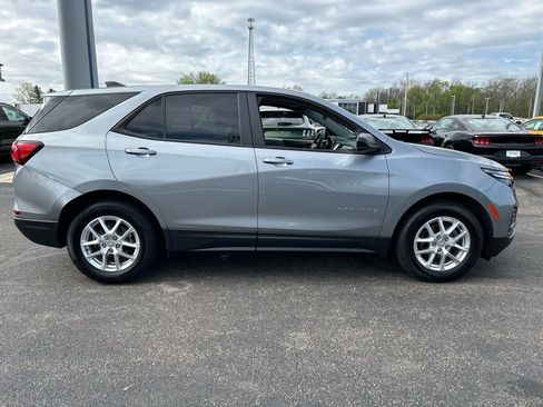 Used 2024 Chevrolet Equinox LS w/ LS Convenience Package image 9