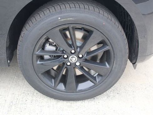 New 2026 Jaguar F-PACE R-Dynamic S image 9