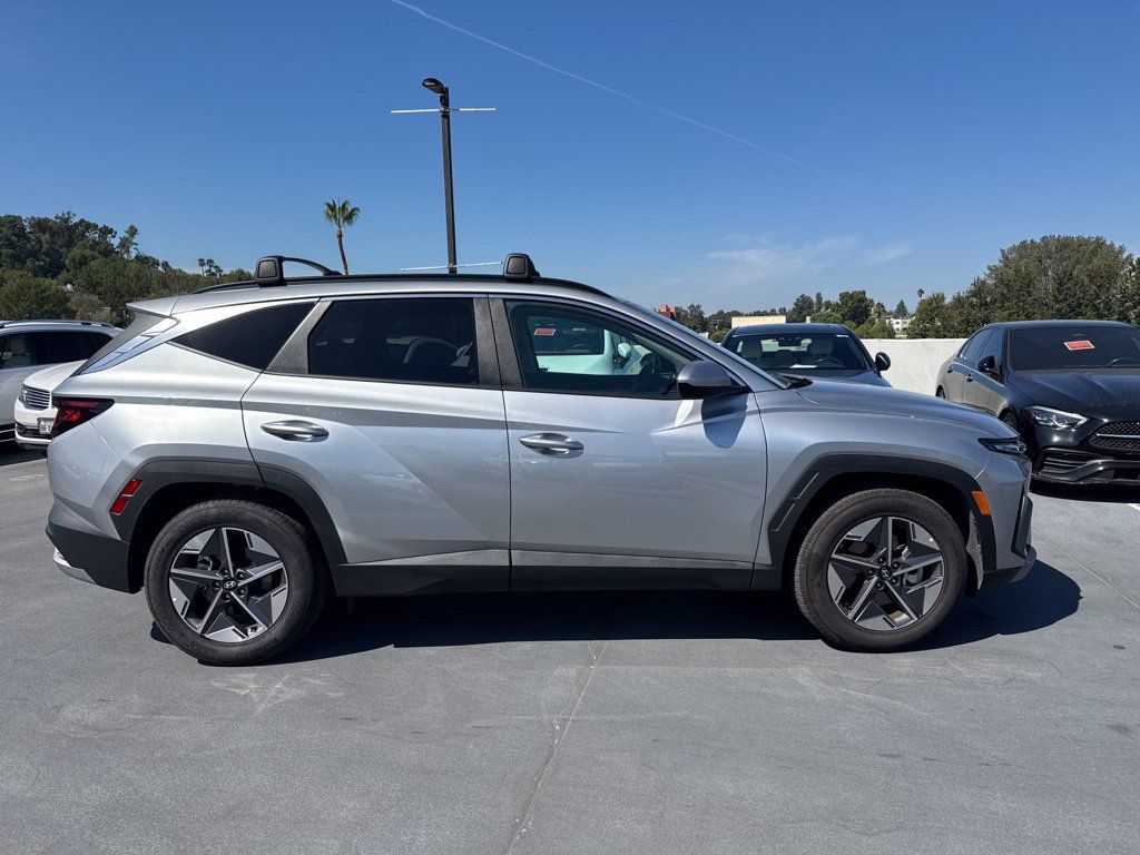 Used 2025 Hyundai Tucson SEL FWD image 4