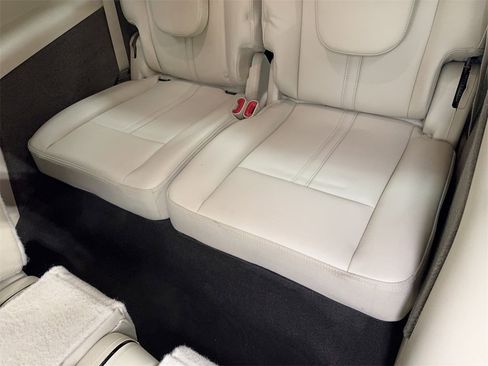 Used 2019 Lincoln MKT AWD image 39