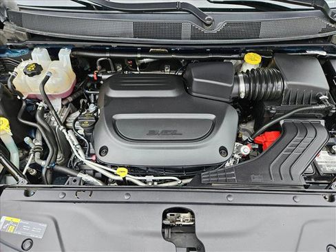 Used 2023 Chrysler Pacifica Touring-L FWD image 22