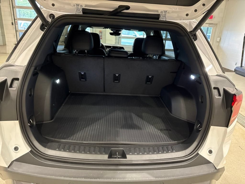 New 2027 GMC Terrain Elevation w/ Elevation Premium Package AWD/4WD image 18
