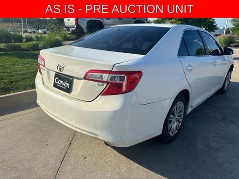Used 2012 Toyota Camry LE FWD image 2
