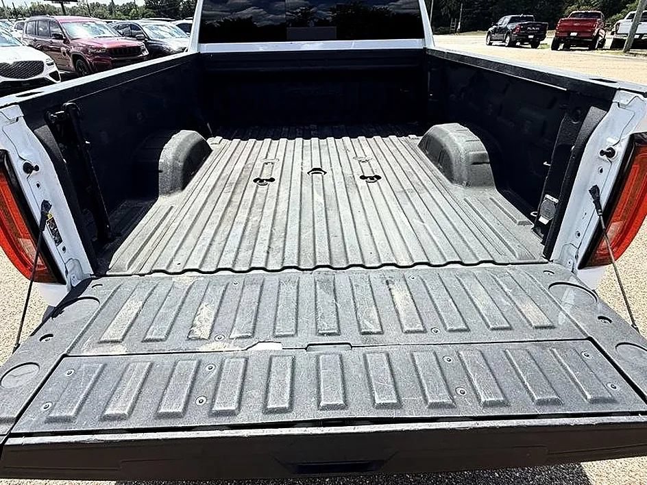 Used 2023 GMC Sierra 2500 AT4 w/ AT4 Premium Plus Package AWD/4WD image 16
