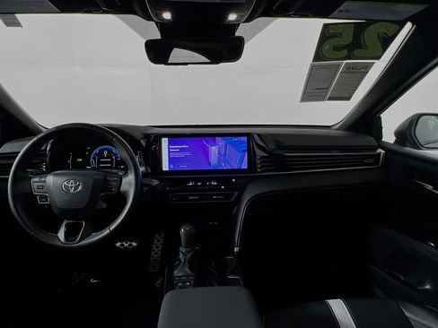 Used 2025 Toyota Camry SE w/ Multimedia Upgrade Package image 30