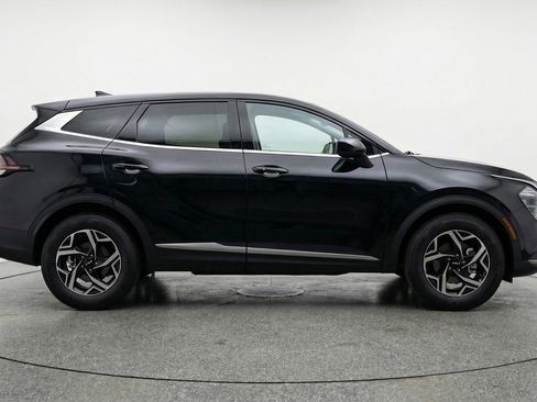 Used 2025 Kia Sportage LX image 11