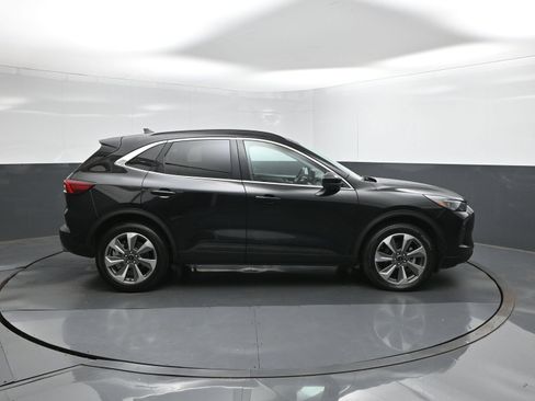 Used 2025 Ford Escape Platinum AWD/4WD image 15