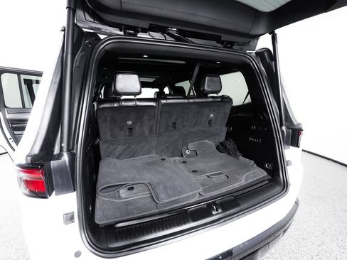 Used 2023 Jeep Wagoneer Series II AWD/4WD image 15