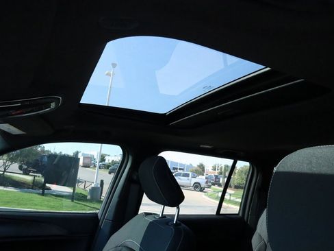 New 2025 Jeep Grand Cherokee Laredo X image 3