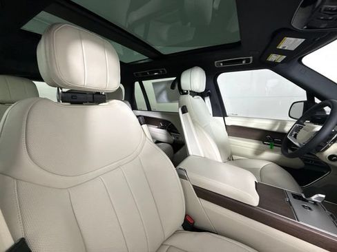 New 2026 Land Rover Range Rover Long Wheelbase SE AWD/4WD image 31