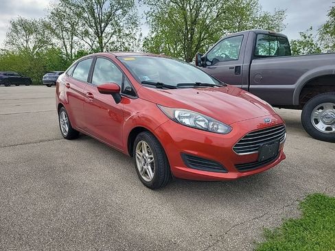 Used 2018 Ford Fiesta SE FWD image 1