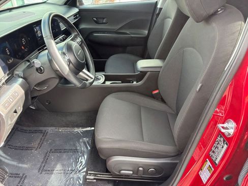 Used 2025 Hyundai Kona SEL image 23
