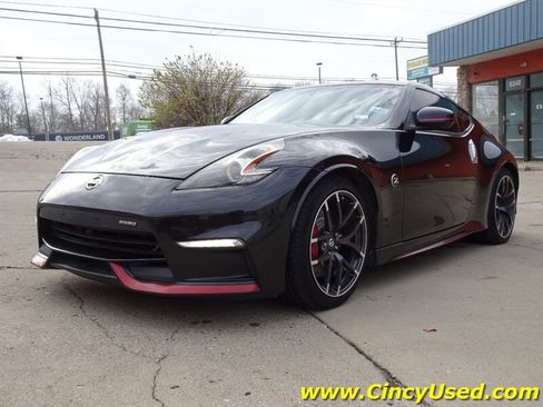 Used 2016 Nissan 370Z NISMO RWD image 3