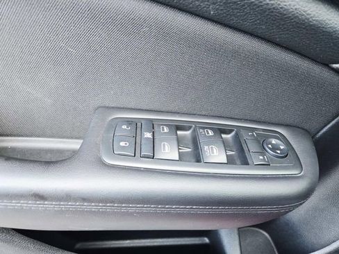 Used 2015 Chrysler 200 Limited w/ Convenience Group image 30