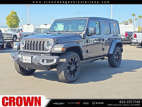 Used 2025 Jeep Wrangler Unlimited Sahara w/ Safety Group AWD/4WD image 3