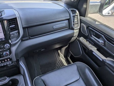 Used 2022 RAM 1500 Laramie AWD/4WD image 17