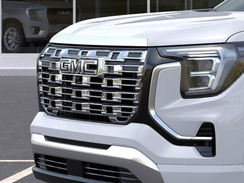 New 2026 GMC Terrain Denali w/ LPO, Black Badging Package AWD/4WD image 37