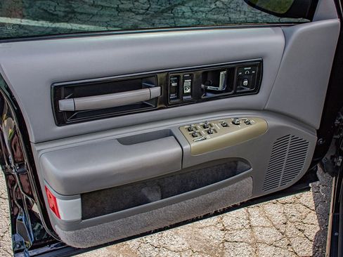 Used 1996 Chevrolet Impala SS RWD image 13