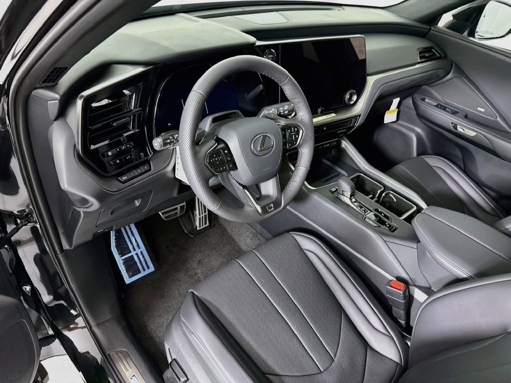 New 2026 Lexus TX 500h AWD image 10
