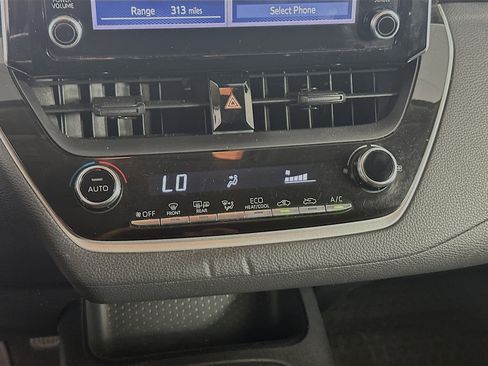 Used 2020 Toyota Corolla LE FWD image 22