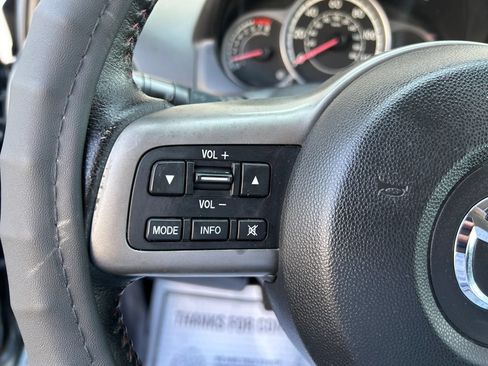 Used 2014 MAZDA MAZDA2 Touring FWD image 12