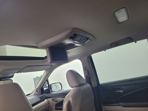 Used 2016 Honda Pilot Touring image 14