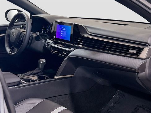 Used 2025 Toyota Camry LE image 25