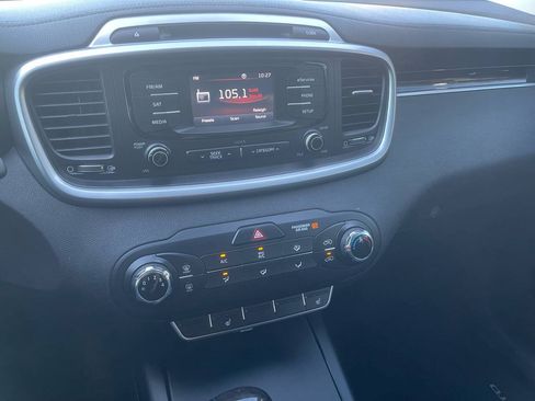 Used 2016 Kia Sorento AWD w/ LX Convenience Package image 20
