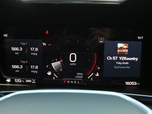 Used 2024 GMC Canyon Elevation w/ Elevation Premium Package AWD/4WD image 22