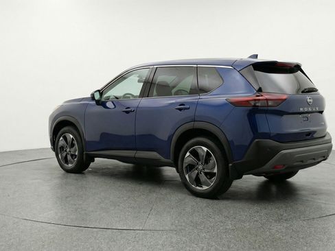 Used 2025 Nissan Rogue SV FWD image 6