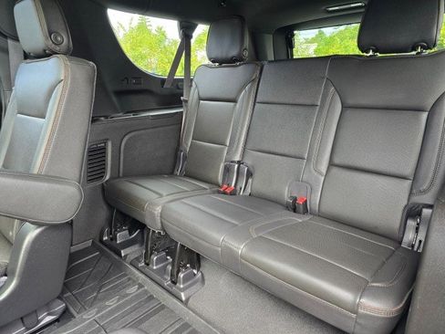 Used 2021 Chevrolet Suburban High Country image 16