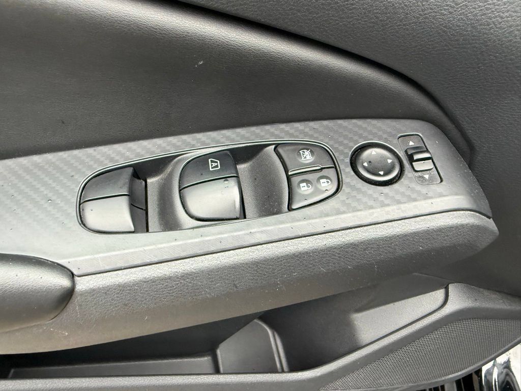 Used 2025 Nissan Altima 2.5 S FWD image 16