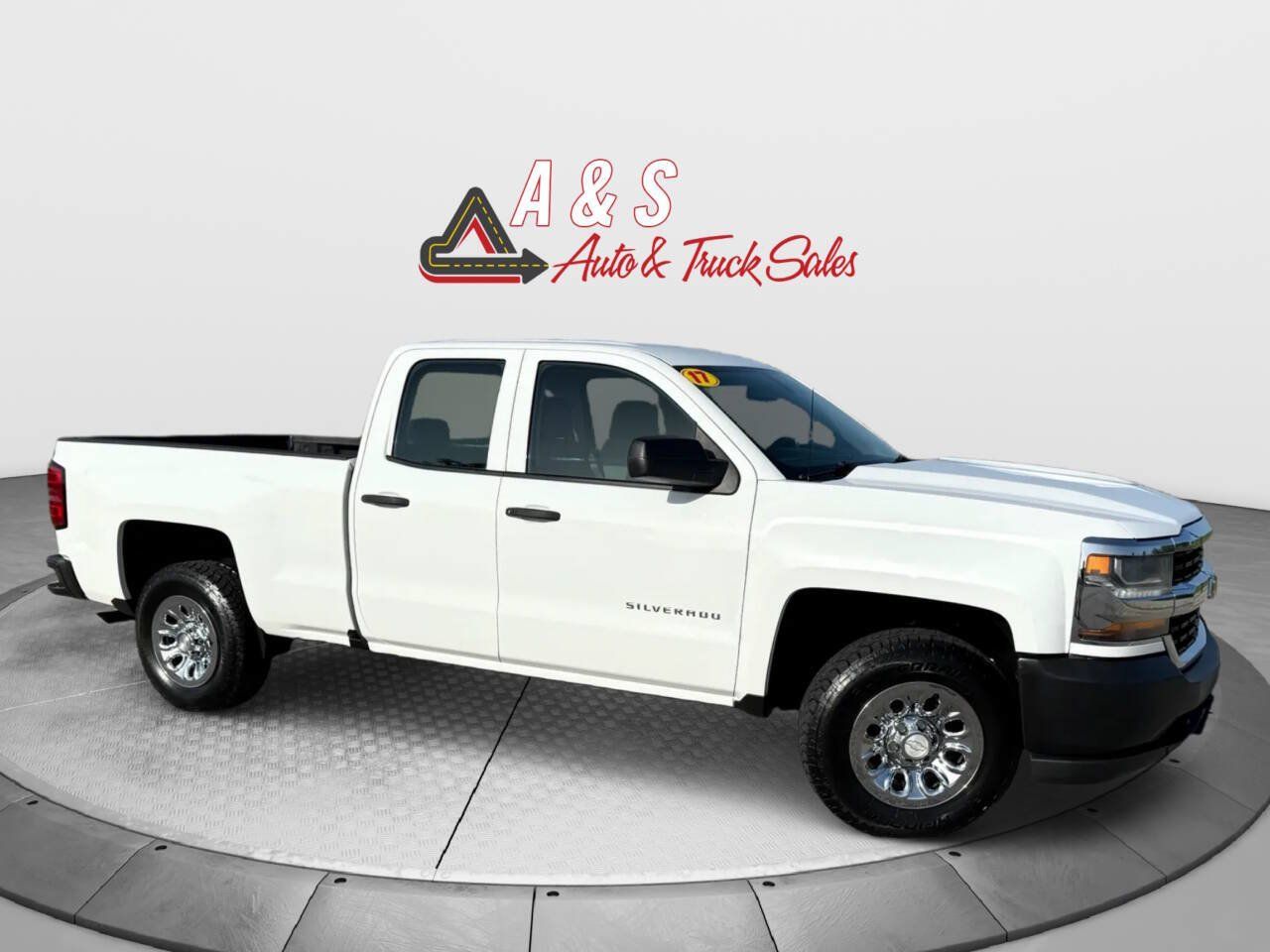 Used 2017 Chevrolet Silverado 1500 W/T AWD/4WD image 1