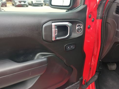 Used 2026 Jeep Wrangler Unlimited Rubicon image 12